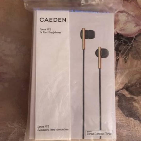 Caeden ear Headphones - Picture 2 of 4